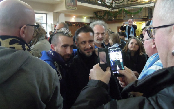 Selfie mit dem neuen Trainer (Foto: MünchenBlogger)