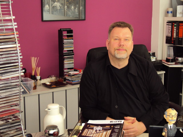 Tom Glagow in seinem Büro in Neuhausen (Foto: muenchenblogger)