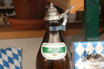 Der Noagerl-Schützer Dieser Flasche steht kein Hut. (Foto: muenchenblogger)