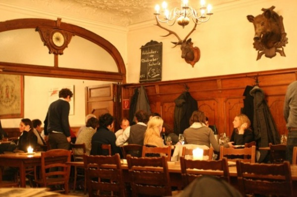 Mit Zither und Gemütlichkeit (Foto: MünchenBlogger)