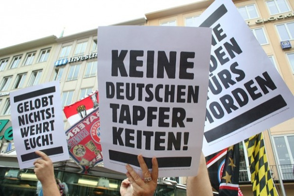 Proteste gegen das Gelöbnis (Foto: muenchenblogger)