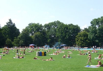 Die Freibad-Saison geht los Ab 9. Mai geht es auch hier los: Die Georgenschwaige in Schwabing (Foto: muenchenblogger)
