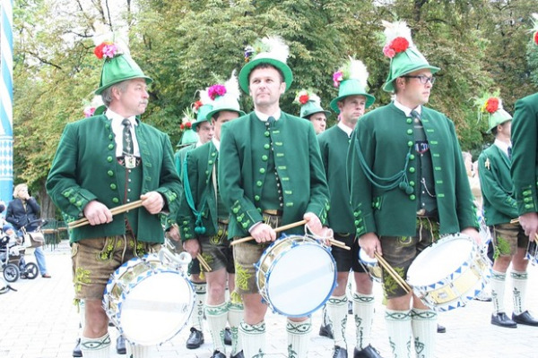 Trachtenzug zur Historischen Wiesn (Foto: muenchenblogger)