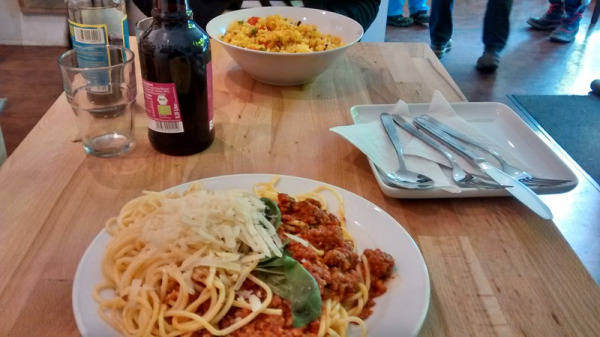 Spaghetti Bolognese oder Paellla? Die Lekkerei (Foto: MünchenBlogger)