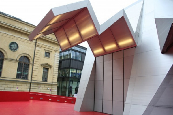 Das Raumschiff ist gelandet: der Pavillon 21 (Foto: muenchenblogger)