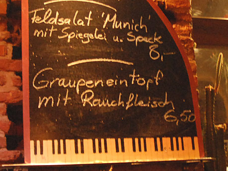 In die Tasten gehauen