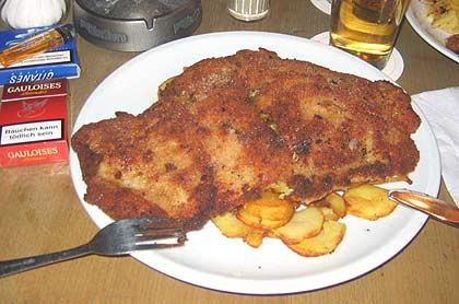 Aufgenommen in einer Zeit, als man noch Rauchen durfte beim Schnitzelessen (Archivfoto: münchenblogger.de)