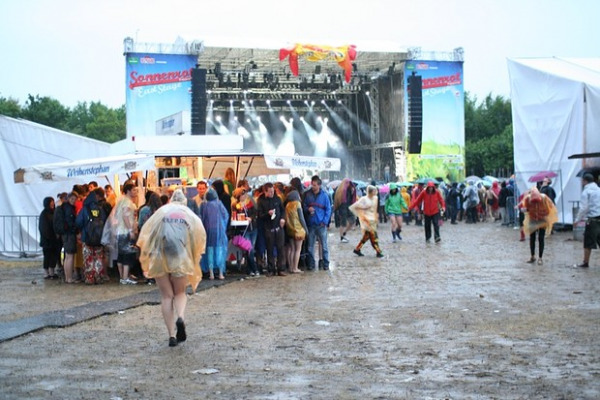 Das Sonnenrot 2010 - im Wetterpech (Foto: muenchenblogger)