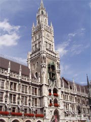 Rathaus Marienplatz, Foto: Lukas Gerhold (Wikipedia, pd)